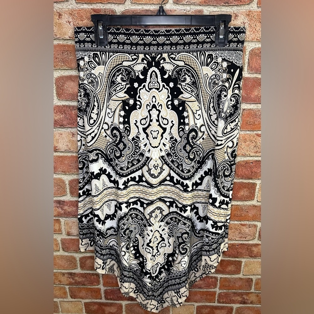 Handkerchief hem boho Black and Cream Paisley midi Skirt